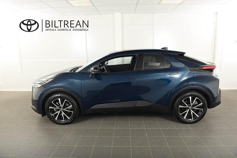 Begagnad Toyota C-HR Style 223 HK (164 kW) 2024 Blå SUV