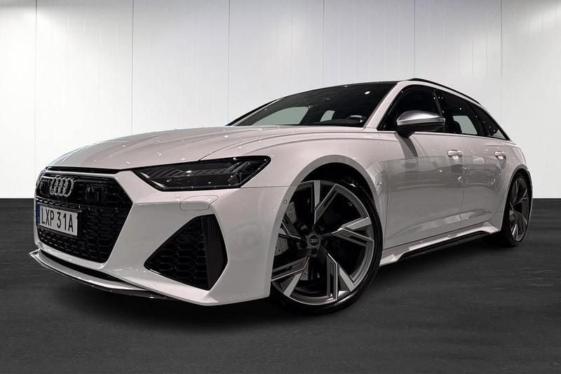 Vit (white) Begagnad 2021 Audi RS6 Comfort Kombi | 1 149 000 kr (Marknadspris) - Bild 1/4