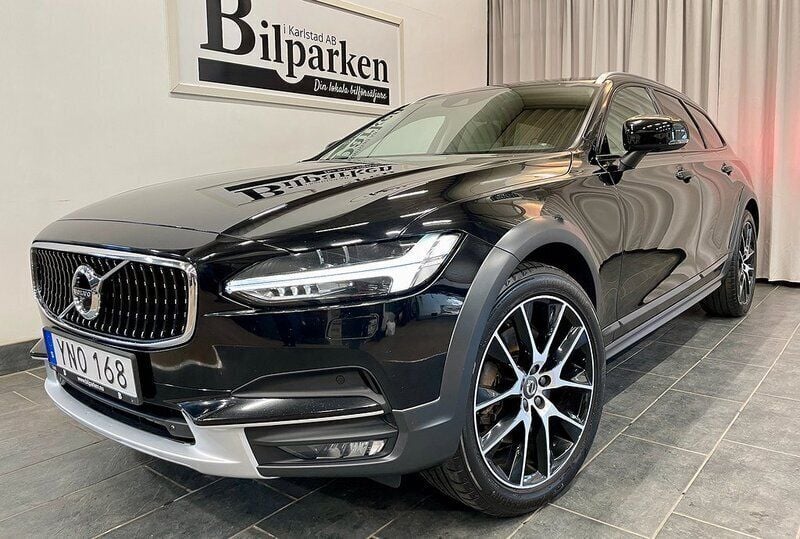 Svart Begagnad 2017 Volvo V90 CC Inscription Kombi | 269 900 kr (Marknadspris) - Bild 1/4