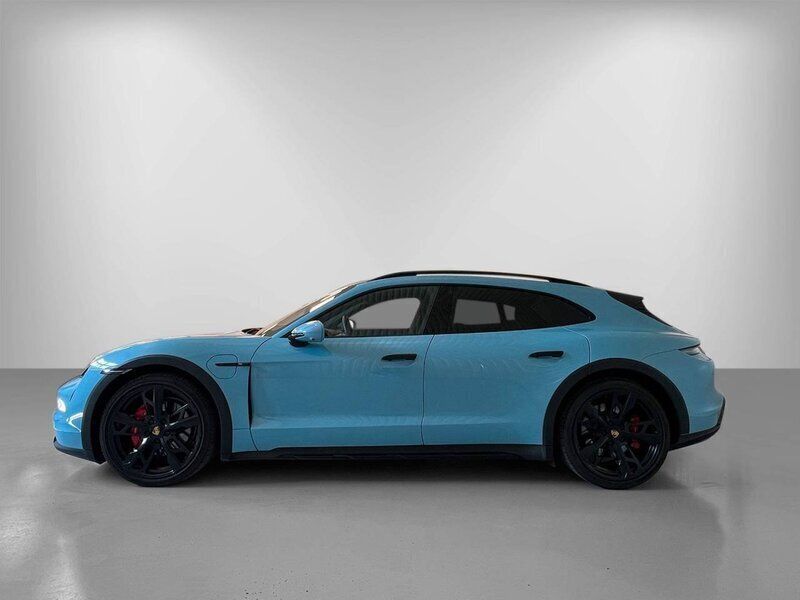 Ljusblå (blå) Begagnad 2022 Porsche Taycan 4S Cross Turismo Sedan | 949 000 kr (Lite dyr) - Bild 1/4