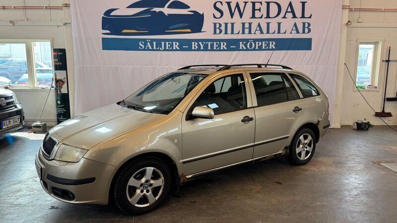 Brun Begagnad 2005 Skoda Fabia Kombi | 14 800 kr (Lite dyr) - Bild 1/4