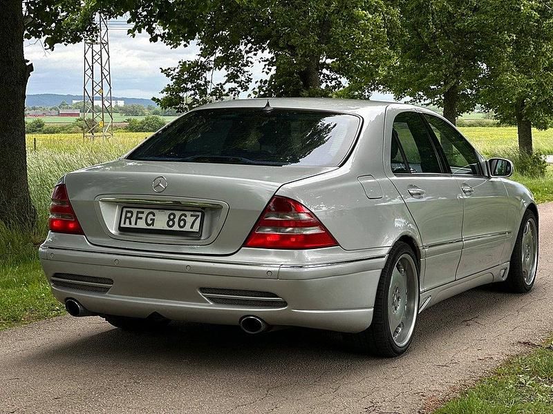 Begagnad Mercedes S320 225 HK (165 kW) 1999 Ljusgrå Sedan