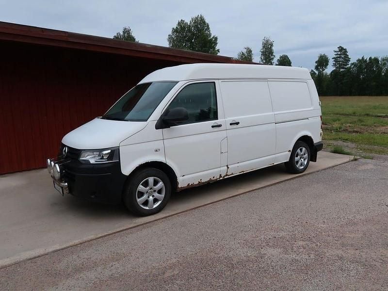 Vit Begagnad 2015 VW T6 Van | 75 000 kr (Superpris) - Bild 1/4