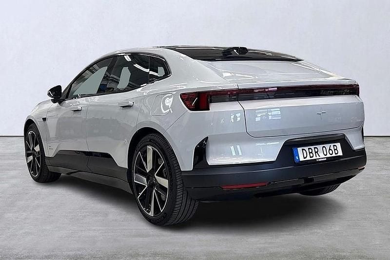 Begagnad Polestar 4 Long Range Dual motor 405 kW (551 HK) 2024 Silver SUV