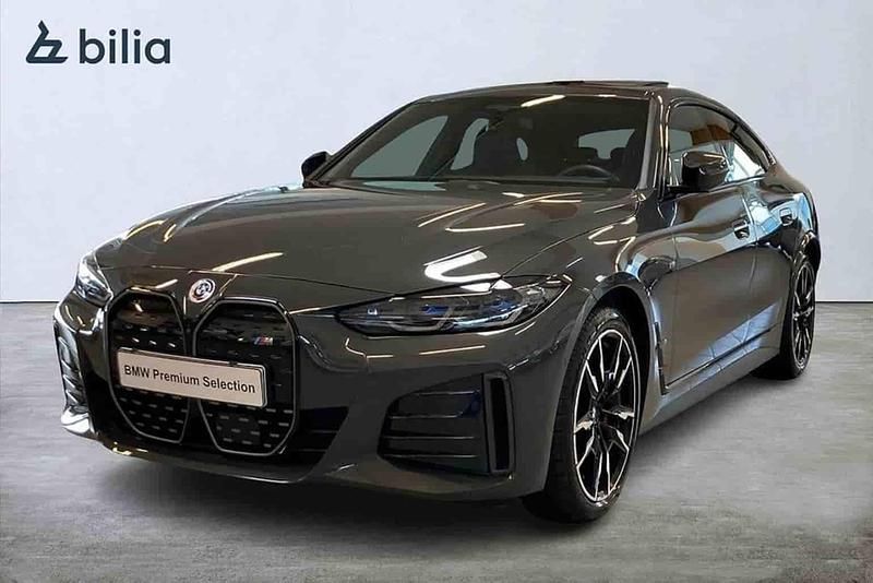 Grå Begagnad 2024 BMW i4 Sedan | 699 000 kr - Bild 1/1