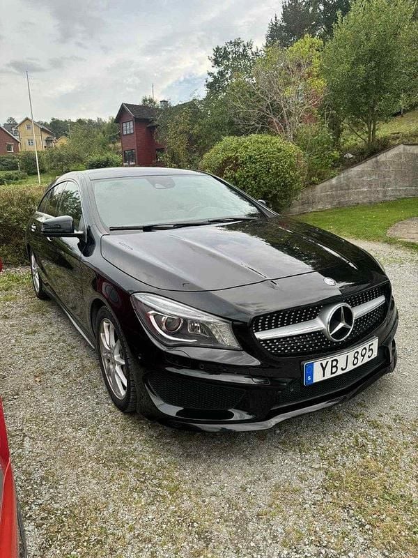 Svart Begagnad 2016 Mercedes CLA220 Shooting Brake AMG Kombi | 190 000 kr (Bra pris) - Bild 1/3