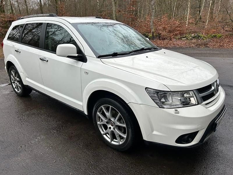 Begagnad 2014 Fiat Freemont SUV | 69 800 kr (Marknadspris) - Bild 1/4