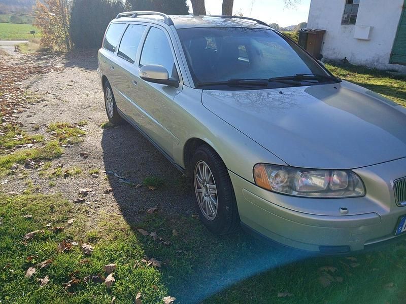Brun Begagnad 2007 Volvo V70 Kinetic Kombi | 21 000 kr (Marknadspris) - Bild 1/2