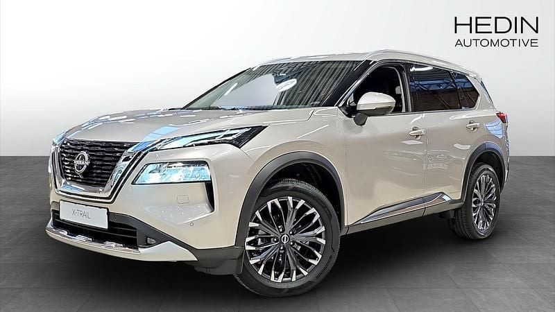 Silver Ny 2025 Nissan X-Trail Tekna SUV | 406 900 kr - Bild 1/4