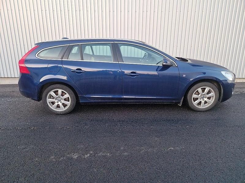 Begagnad Volvo V60 Ocean Race 150 HK (110 kW) 2011 Blåmetallic Kombi