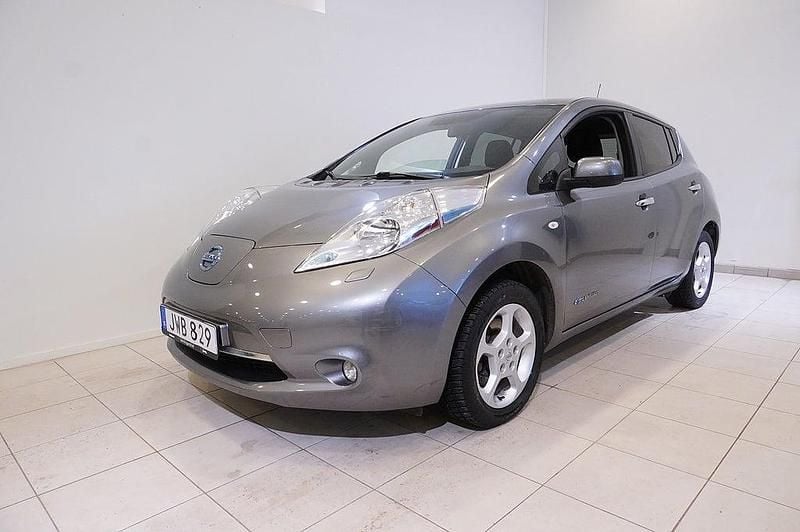 Begagnad Nissan Leaf 80 kW (109 HK) 2016 Grå Halvkombi