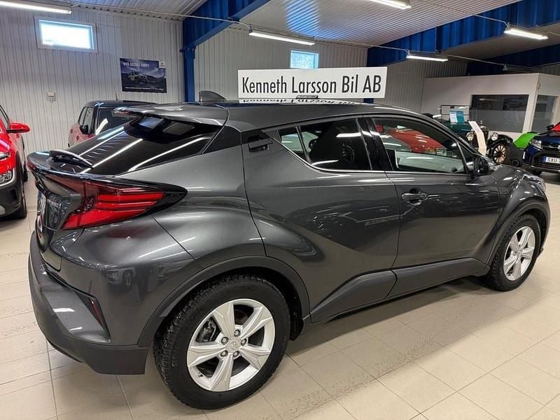 Begagnad Toyota C-HR Executive 122 HK (89 kW) 2023 Grå SUV