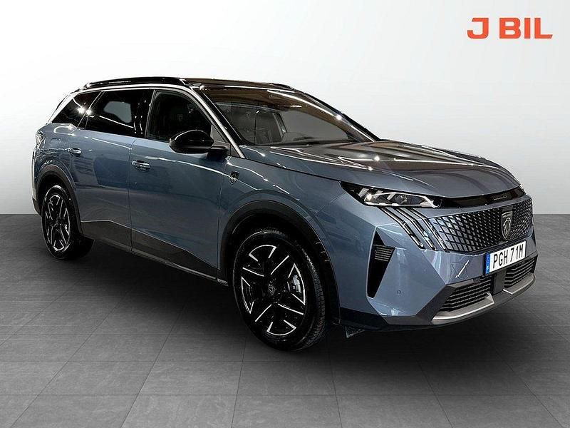 Blå Begagnad 2025 Peugeot 5008 GT Minibuss | 409 900 kr - Bild 1/4