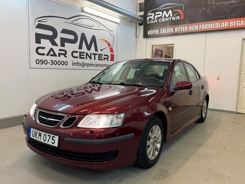 Mörkröd (röd) Begagnad 2004 Saab 9-3 Vector Sedan | 34 900 kr (Lite dyr) - Bild 1/4