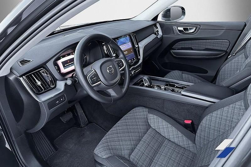 Begagnad Volvo XC60 Core 350 HK (257 kW) 2022 Grå SUV