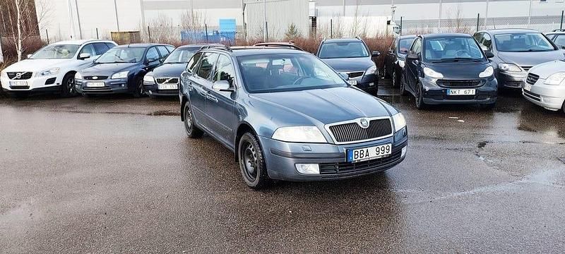 Grå Begagnad 2006 Skoda Octavia Kombi | 29 900 kr (Marknadspris) - Bild 1/4
