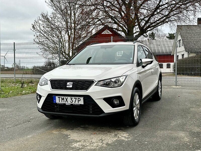 Vit Begagnad 2020 Seat Arona Style SUV | 145 000 kr (Marknadspris) - Bild 1/4