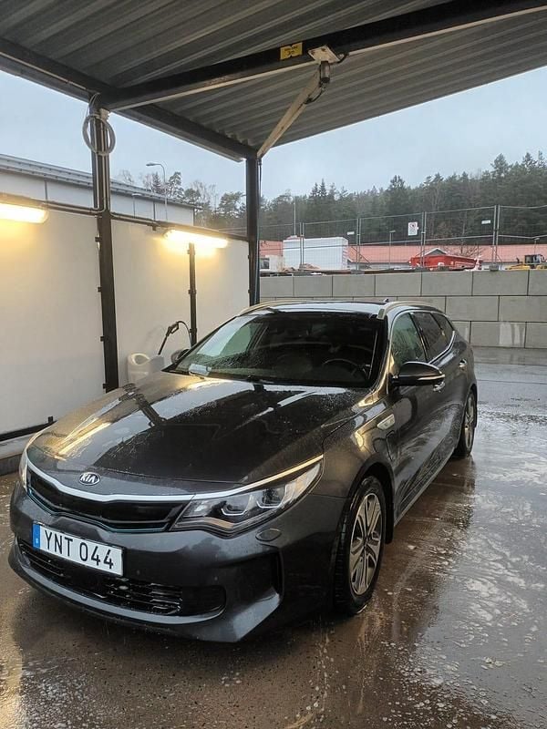 Begagnad 2018 Kia Optima Sport Kombi | 175 500 kr (Marknadspris) - Bild 1/4