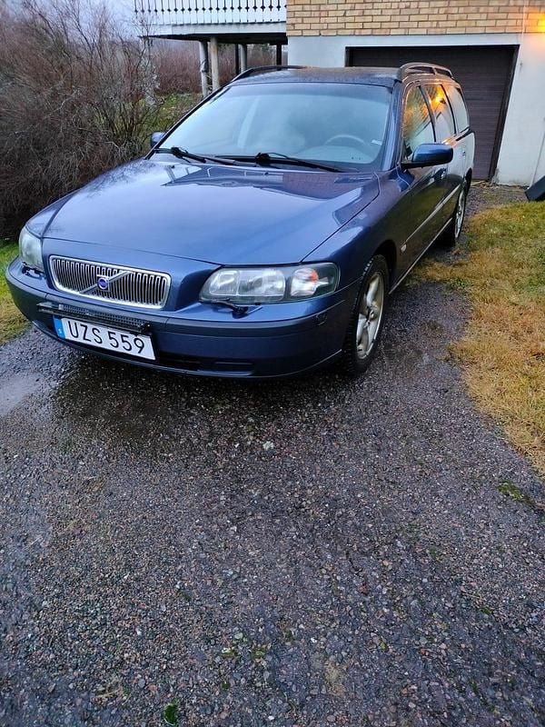 Begagnad 2004 Volvo V70 Kombi | 20 000 kr (Marknadspris) - Bild 1/4