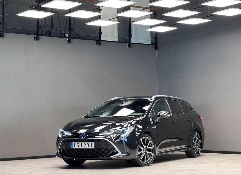 Svart Begagnad 2019 Toyota Corolla Executive Kombi | 249 900 kr (Marknadspris) - Bild 1/3