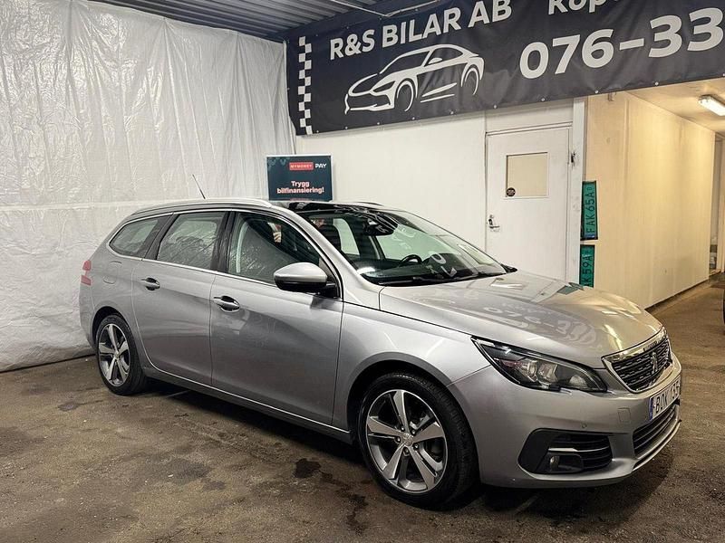 Grå Begagnad 2017 Peugeot 308 Allure Kombi | 119 900 kr (Marknadspris) - Bild 1/4