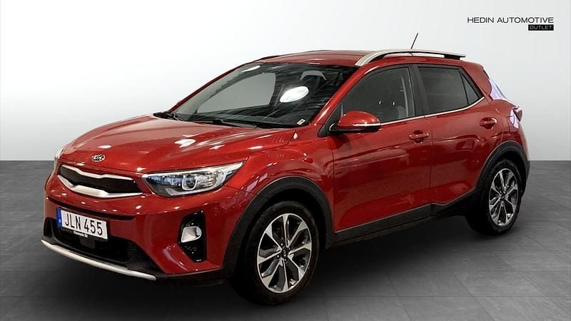 Röd (red) Begagnad 2017 Kia Stonic SUV | 159 900 kr (Lite dyr) - Bild 1/4