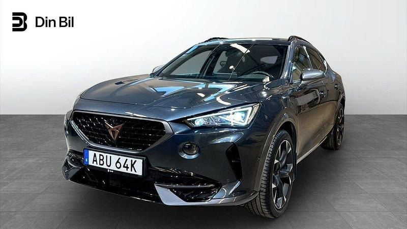 Grå (magnetic tech metallic) Begagnad 2024 Cupra Formentor VZ SUV | 329 900 kr (Marknadspris) - Bild 1/4