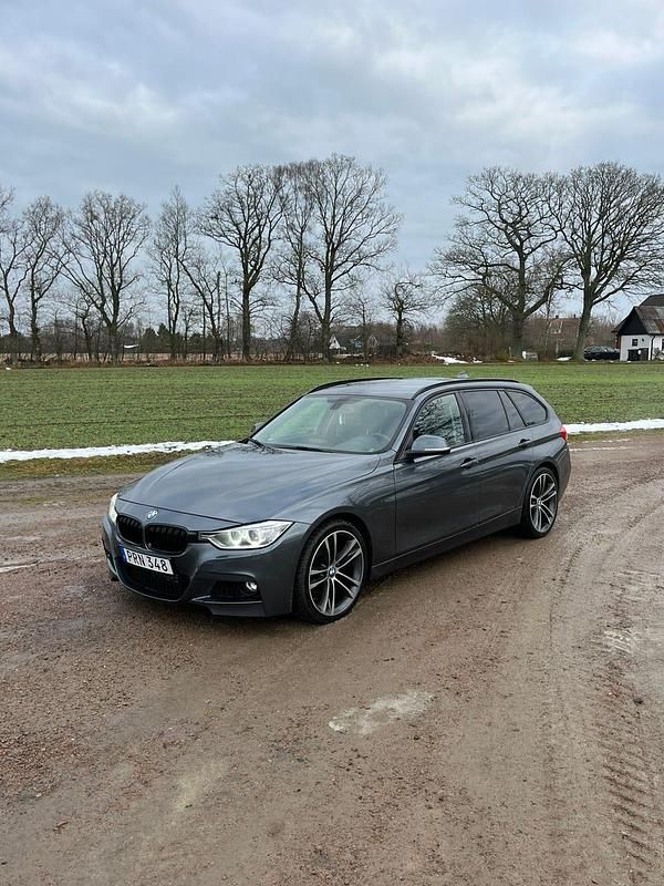 Begagnad 2013 BMW 320 Kombi | 115 000 kr (Marknadspris) - Bild 1/4