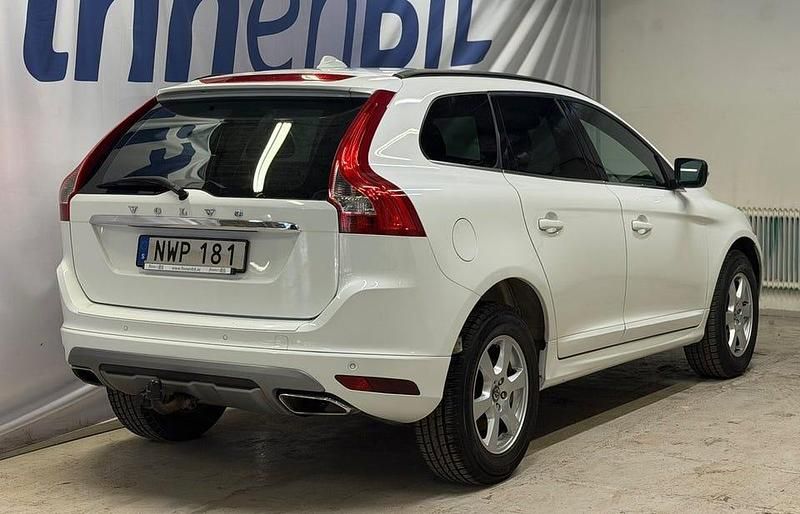 Begagnad Volvo XC60 Momentum 181 HK (133 kW) 2014 Vit SUV