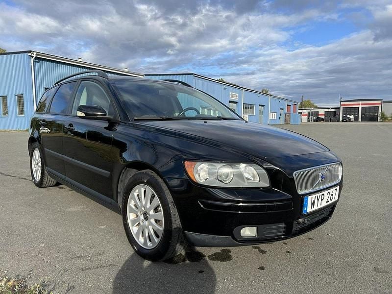 Svart Begagnad 2006 Volvo V50 Kinetic Kombi | 34 900 kr (Marknadspris) - Bild 1/4