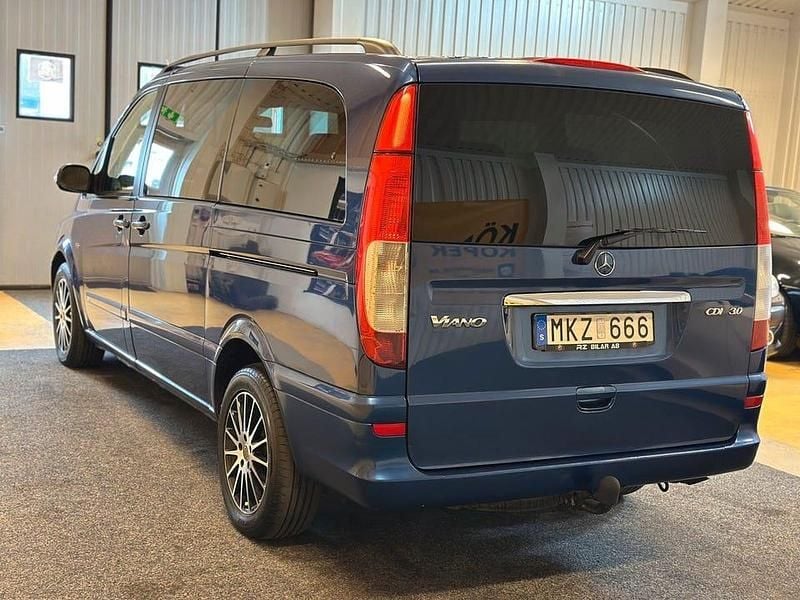 Begagnad Mercedes Viano 204 HK (150 kW) 2007 Ljusblå (blå) Minibuss