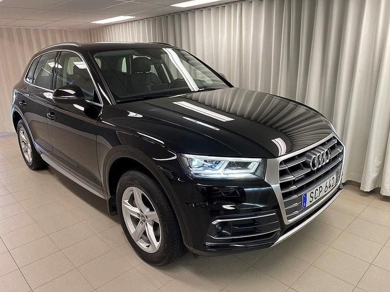 Svart Begagnad 2018 Audi Q5 Comfort SUV | 329 000 kr (Lite dyr) - Bild 1/4