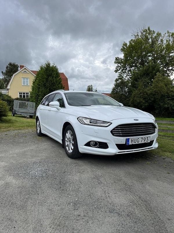 Vit Begagnad 2015 Ford Mondeo Titanium Kombi | 93 000 kr (Superpris) - Bild 1/4