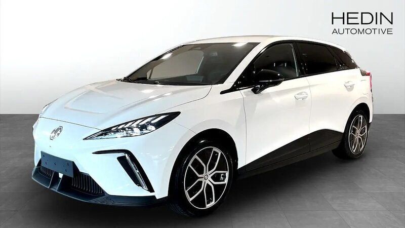 Vit (white) Begagnad 2023 MG MG4 EV Luxury Halvkombi | 334 900 kr (Bra pris) - Bild 1/4