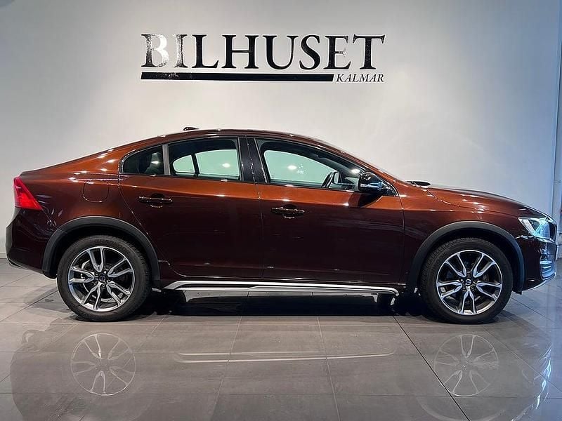 Begagnad Volvo S60 CC Momentum 191 HK (140 kW) 2016 Brun Sedan