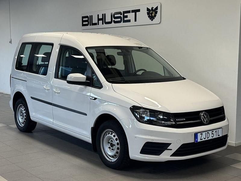 Vit Begagnad 2020 VW Caddy Life Minibuss | 149 900 kr (Lite dyr) - Bild 1/4