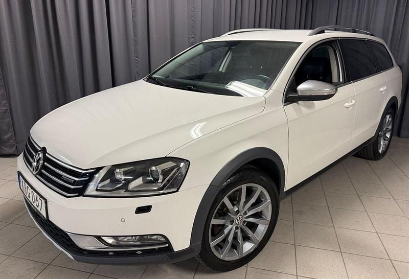 Vit Begagnad 2015 VW Passat Alltrack Kombi | 129 900 kr (Marknadspris) - Bild 1/4