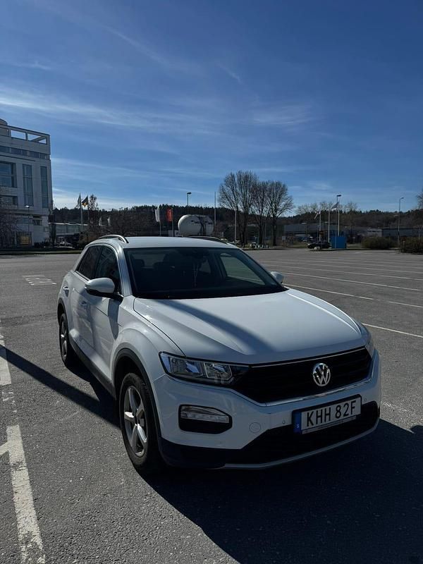 Begagnad 2020 VW T-Roc SUV | 155 000 kr (Marknadspris) - Bild 1/4