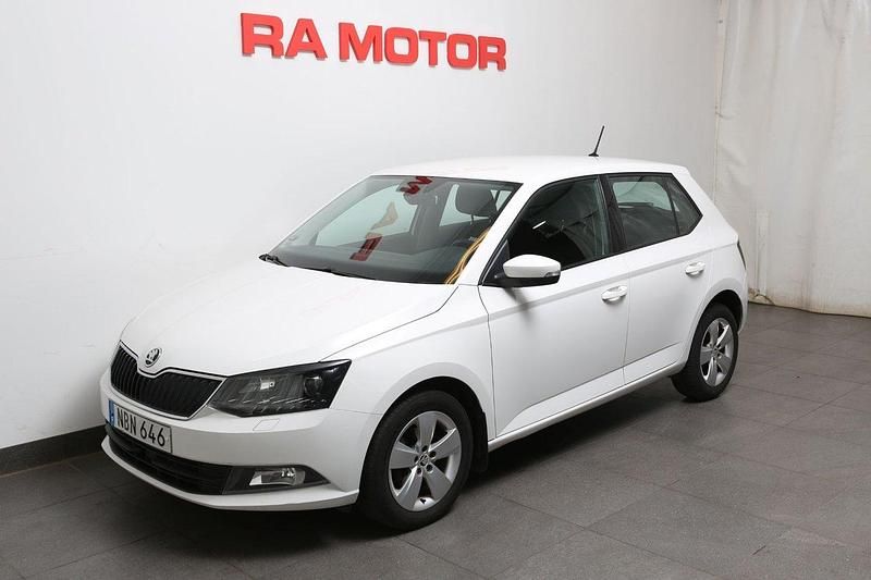 Vit Begagnad 2016 Skoda Fabia Style Halvkombi | 99 800 kr (Marknadspris) - Bild 1/3