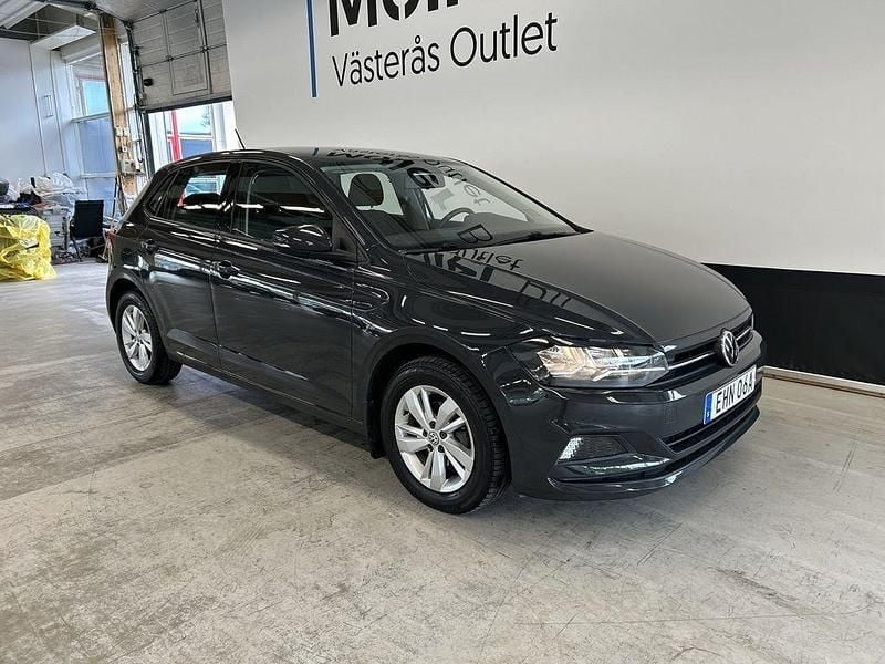 Grå (urano grey) Begagnad 2019 VW Polo Halvkombi | 164 900 kr (Marknadspris) - Bild 1/3