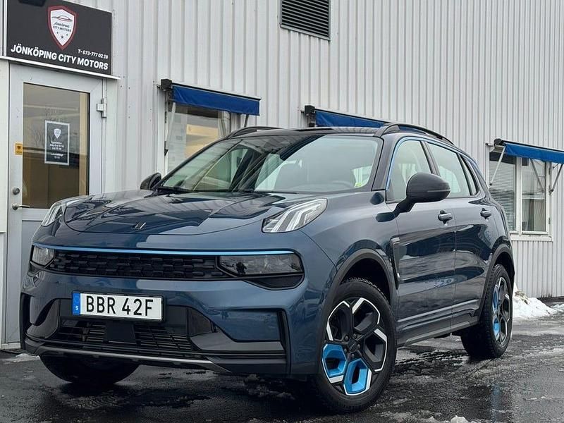 Blå Begagnad 2021 Lynk & Co 01 SUV | 249 900 kr (Marknadspris) - Bild 1/4
