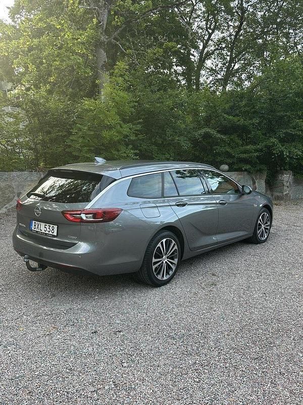 Grå Begagnad 2018 Opel Insignia Enjoy Kombi | 129 000 kr (Marknadspris) - Bild 1/4