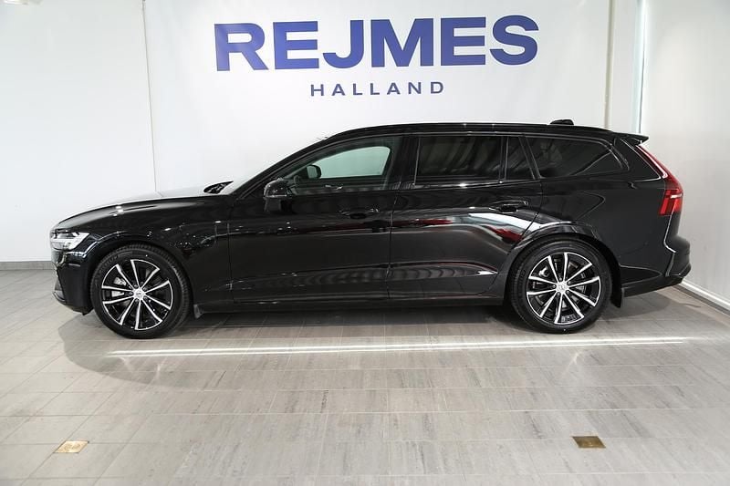 Begagnad Volvo V60 Plus 355 HK (261 kW) 2025 Svart Kombi