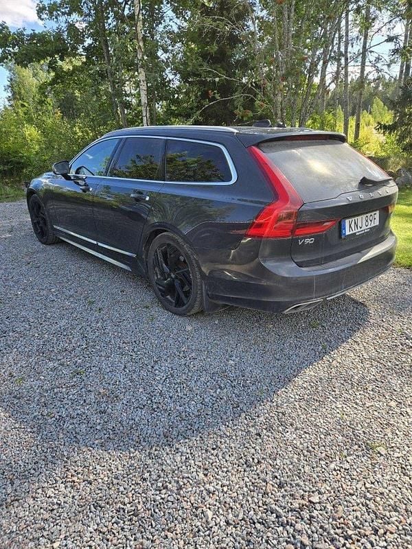 Grå Begagnad 2020 Volvo V90 Kombi | 129 000 kr - Bild 1/4