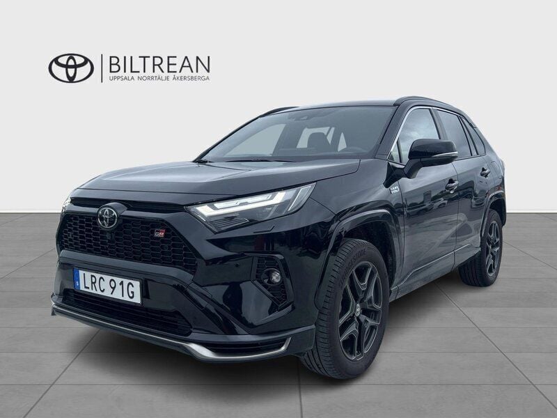 Svart Begagnad 2023 Toyota RAV4 Hybrid Sport SUV | 589 000 kr (Lite dyr) - Bild 1/4