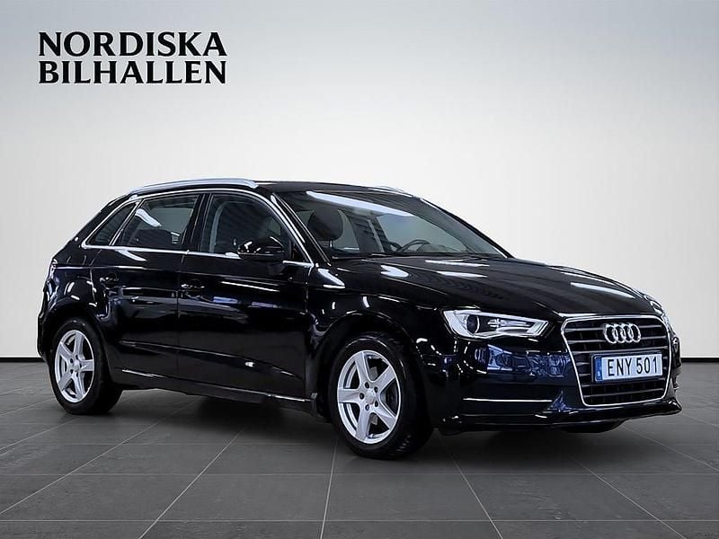 Begagnad Audi A3 Sportback Attraction 110 HK (80 kW) 2015 Svart Halvkombi