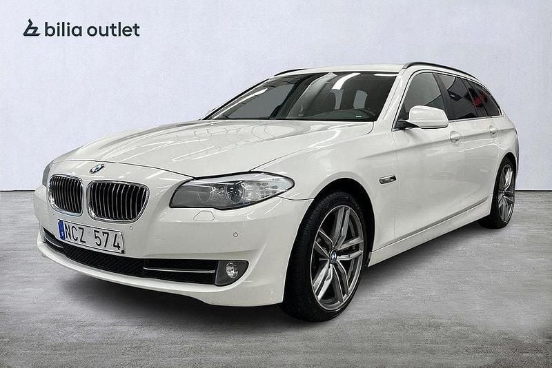 Vit Begagnad 2012 BMW 520 Kombi | 99 900 kr (Marknadspris) - Bild 1/3