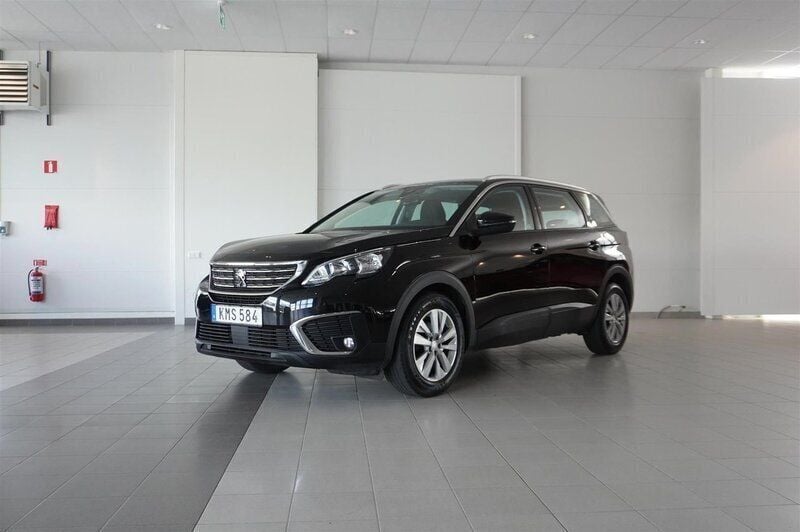 Svart Begagnad 2018 Peugeot 5008 Active Minibuss | 158 900 kr (Bra pris) - Bild 1/4