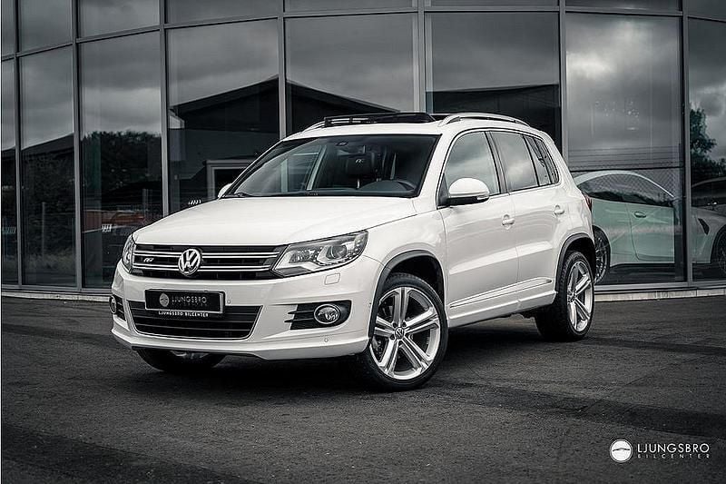 Vit Begagnad 2015 VW Tiguan R-line SUV | 179 900 kr (Dyr) - Bild 1/4