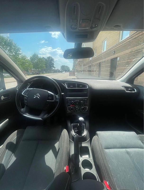 Begagnad Citroën C4 120 HK (88 kW) 2011 Halvkombi